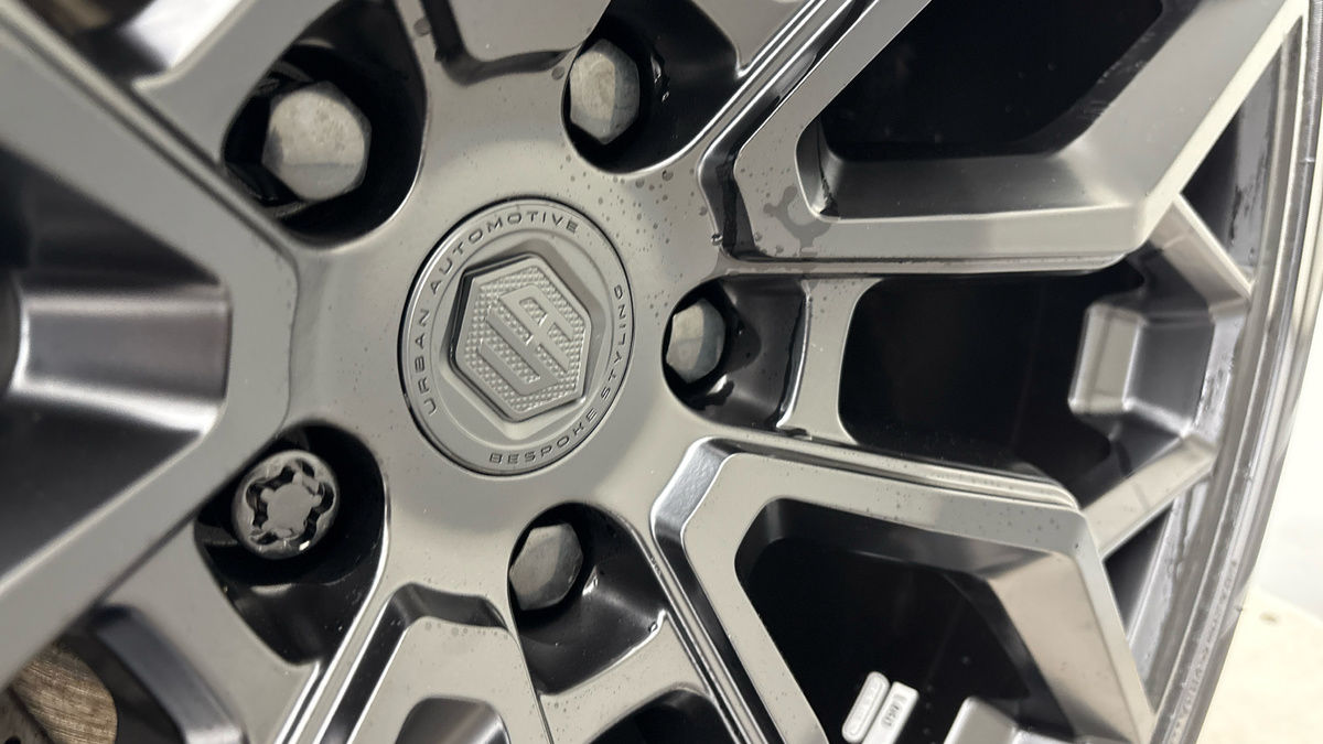 Land Rover Defender 110 Urban Image 27