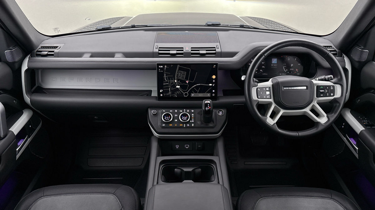 Land Rover Defender 90 Image 12