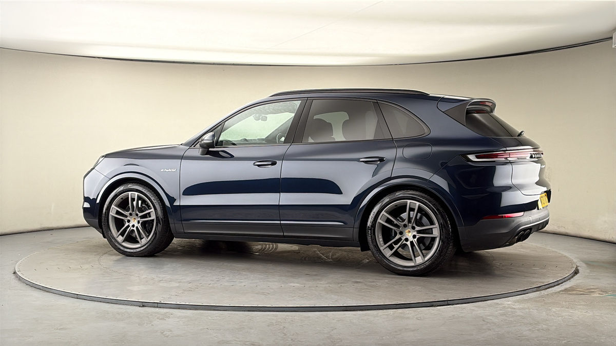 More views of Porsche Cayenne