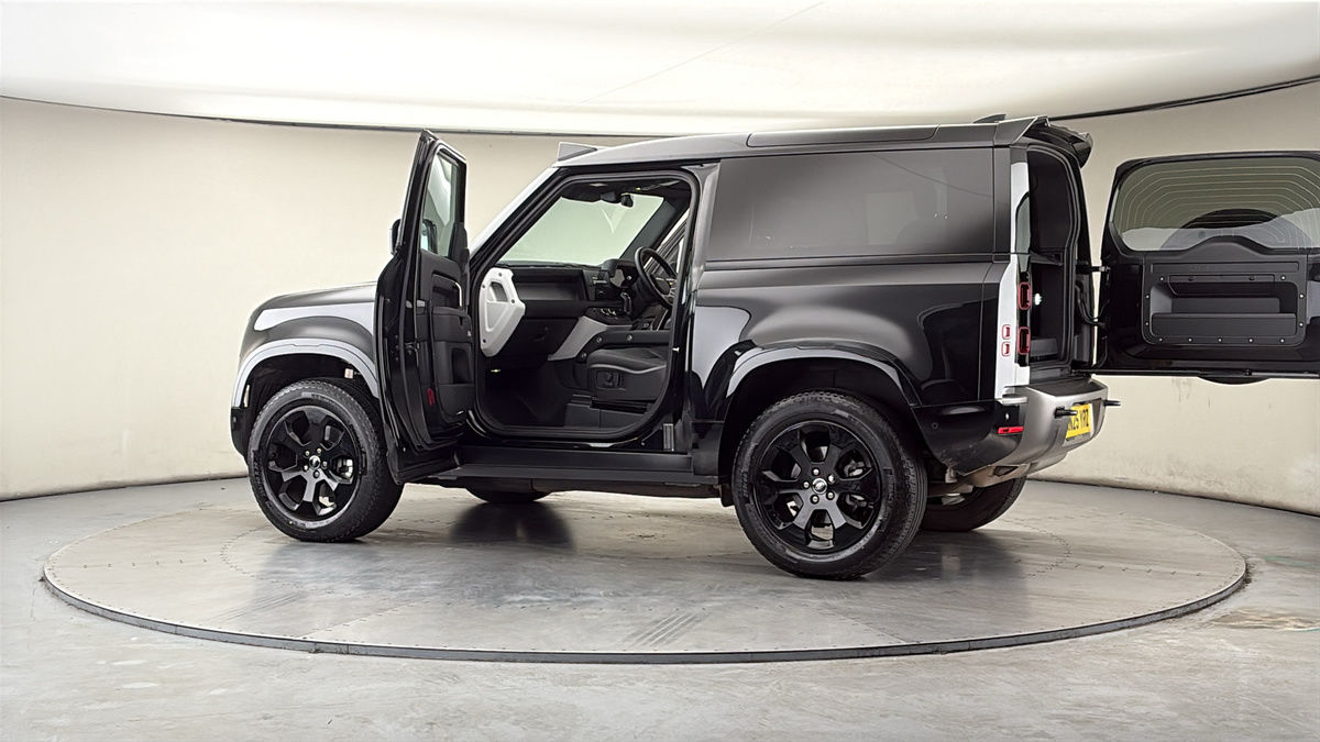 More views of Land Rover Defender 90