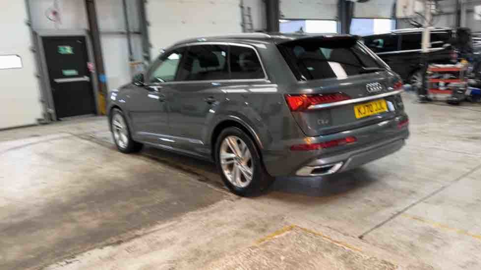 More views of Audi Q7