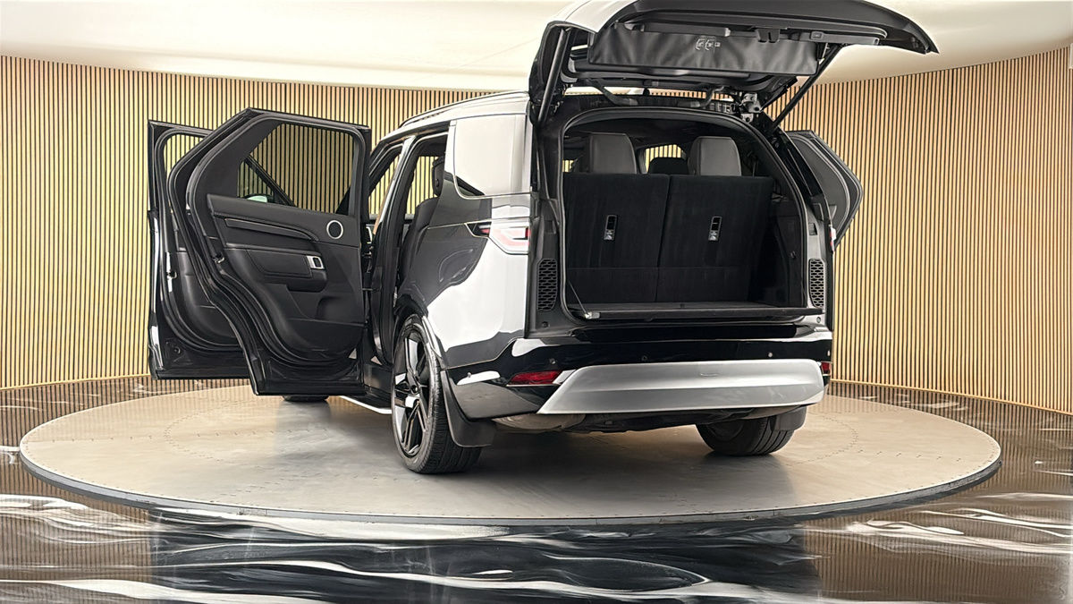 More views of Land Rover Discovery
