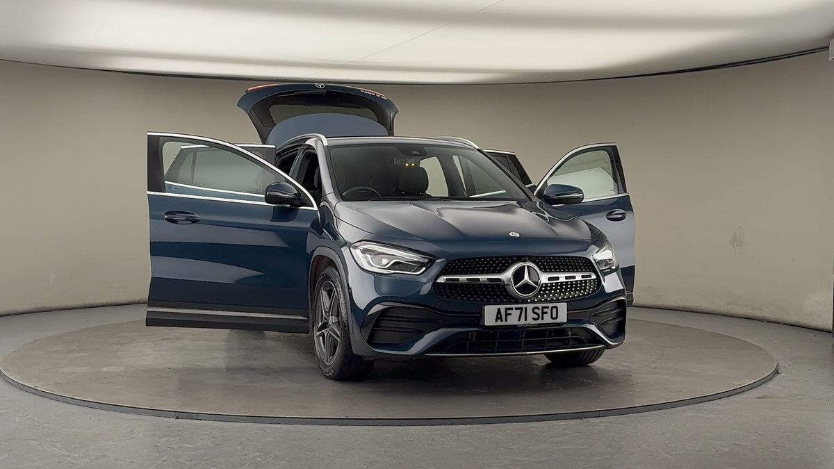 More views of Mercedes-Benz GLA