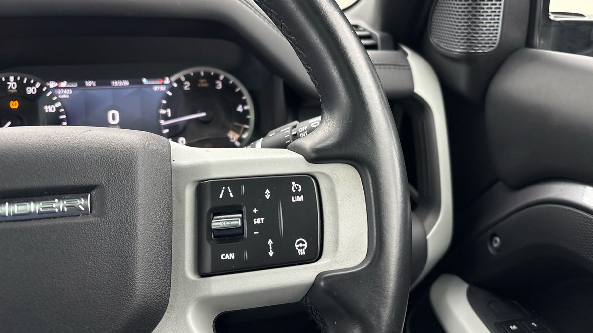 Land Rover Defender 110 Urban Image 14