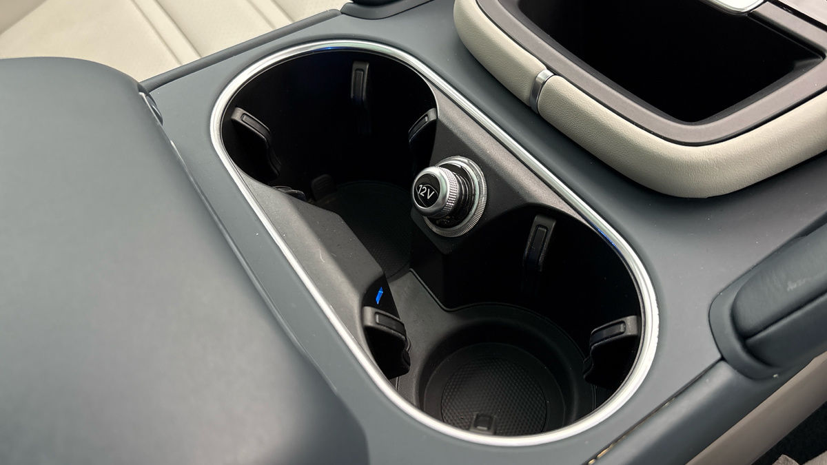 Porsche Cayenne Image 26