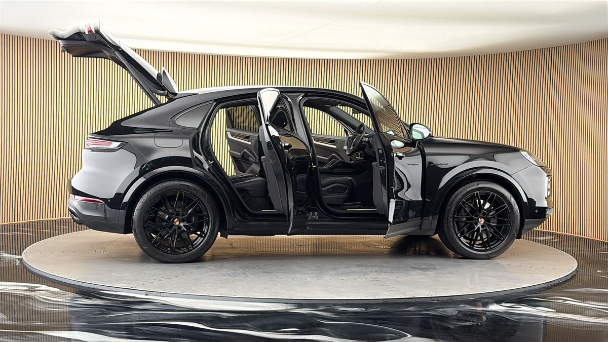 More views of Porsche Cayenne