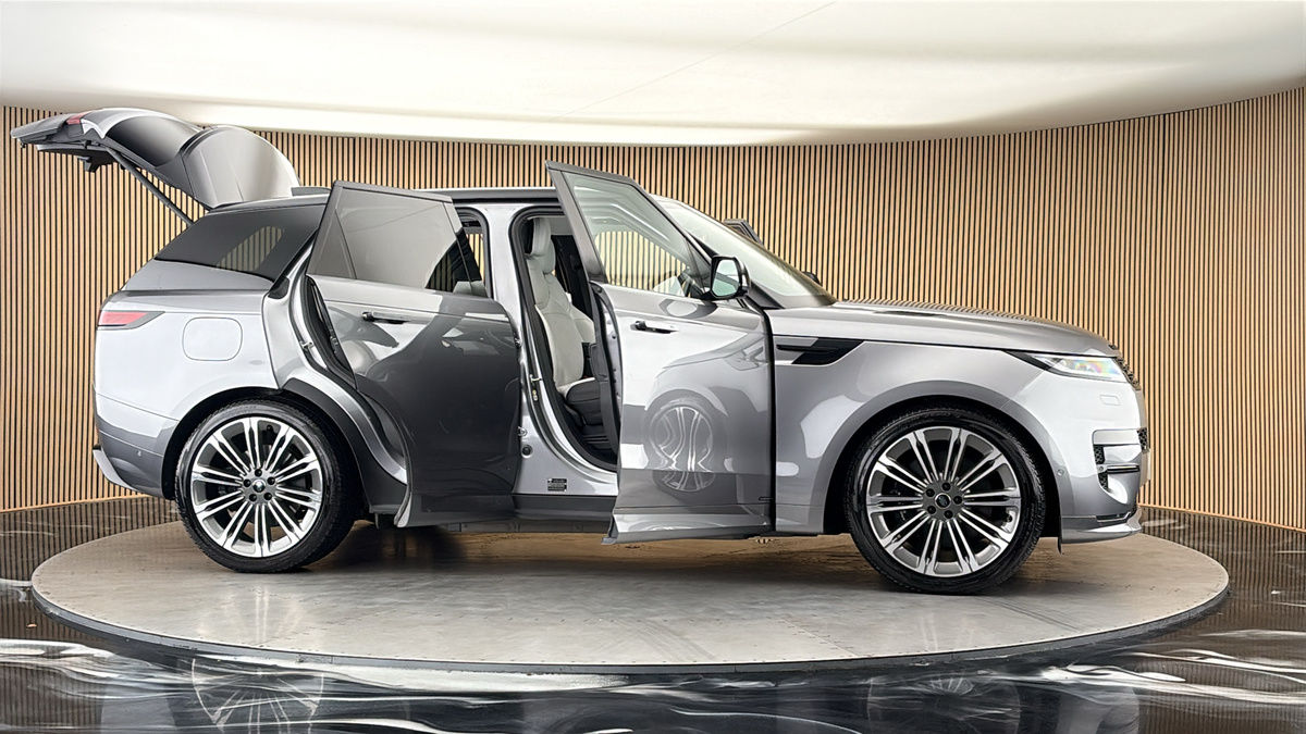 More views of Land Rover Range Rover Sport