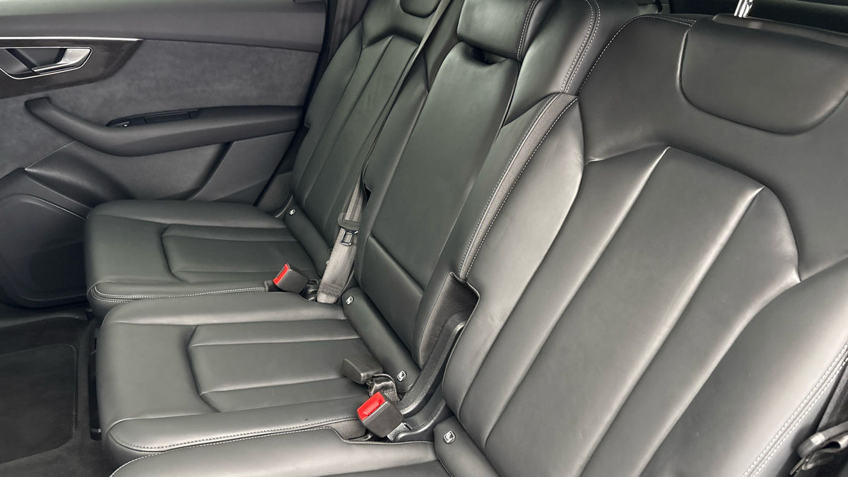 Audi Q7 Image 8