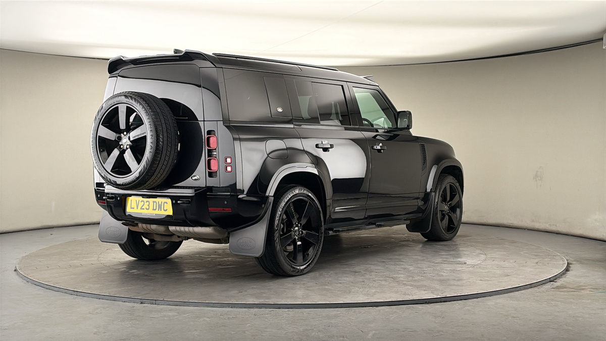 More views of Land Rover Defender 110