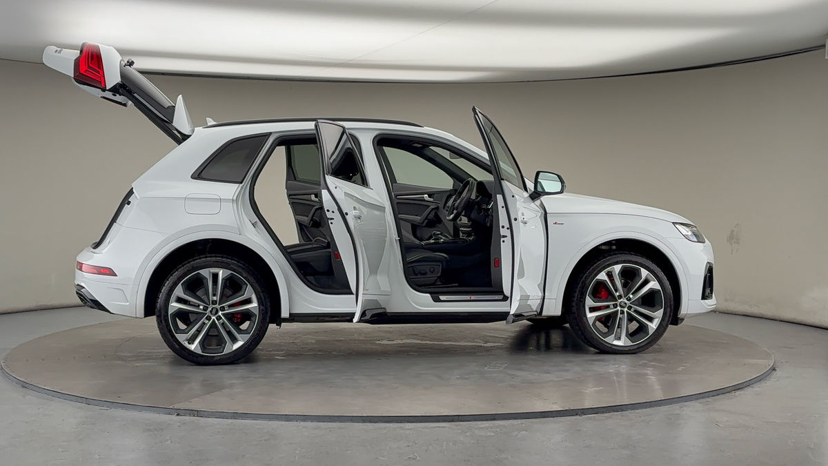 More views of Audi Q5