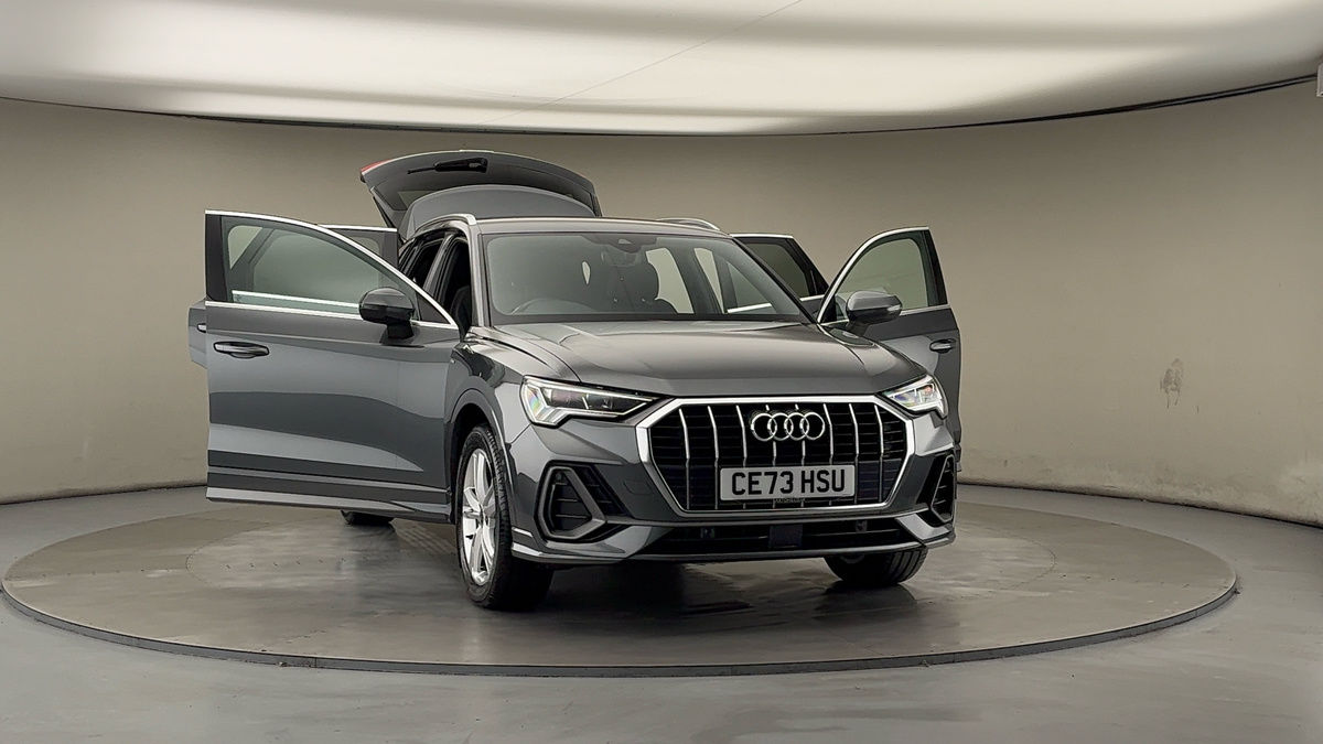 More views of Audi Q3