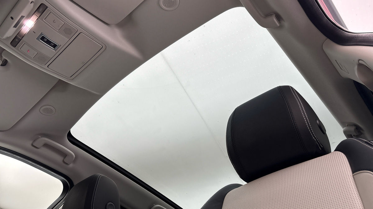 Land Rover Discovery Sport Image 6
