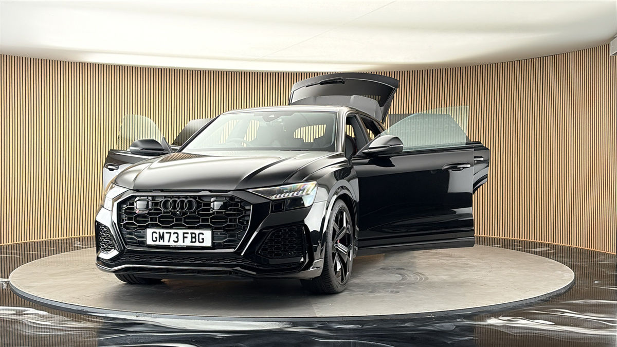 More views of Audi RSQ8