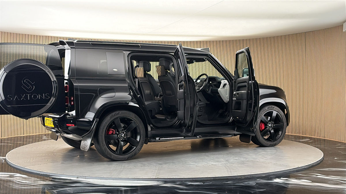 More views of Land Rover Defender 110