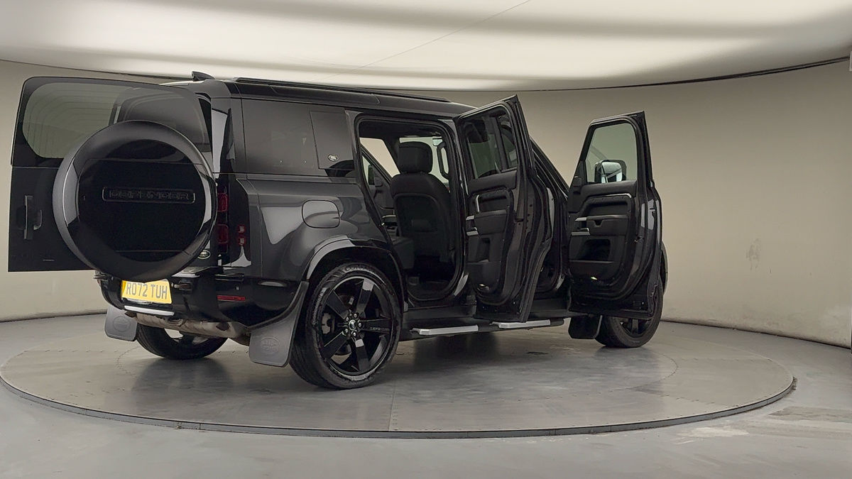 More views of Land Rover Defender 110