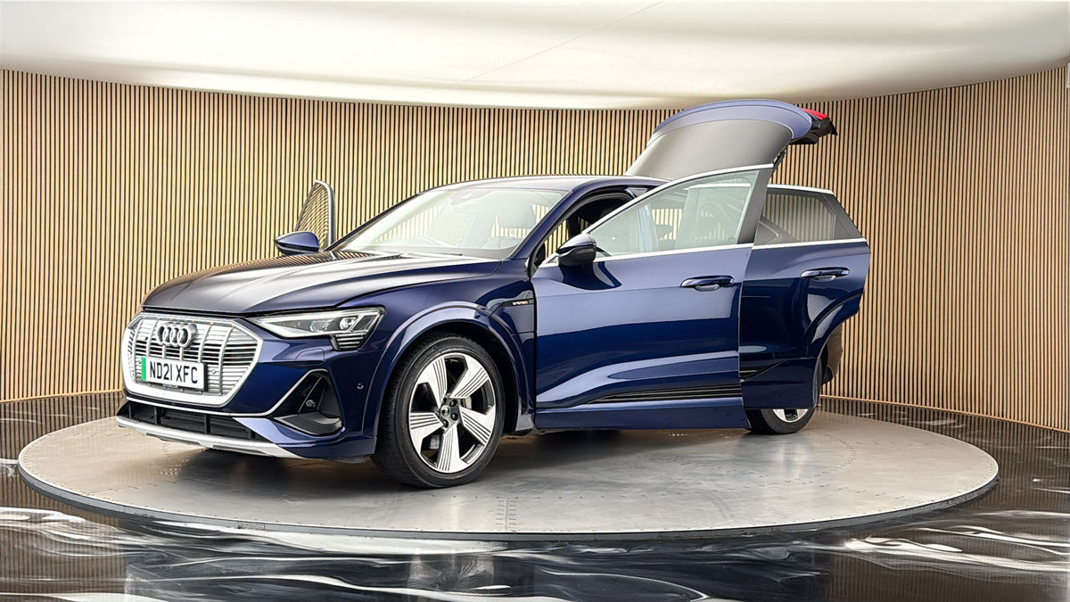 Audi e-tron Image 23