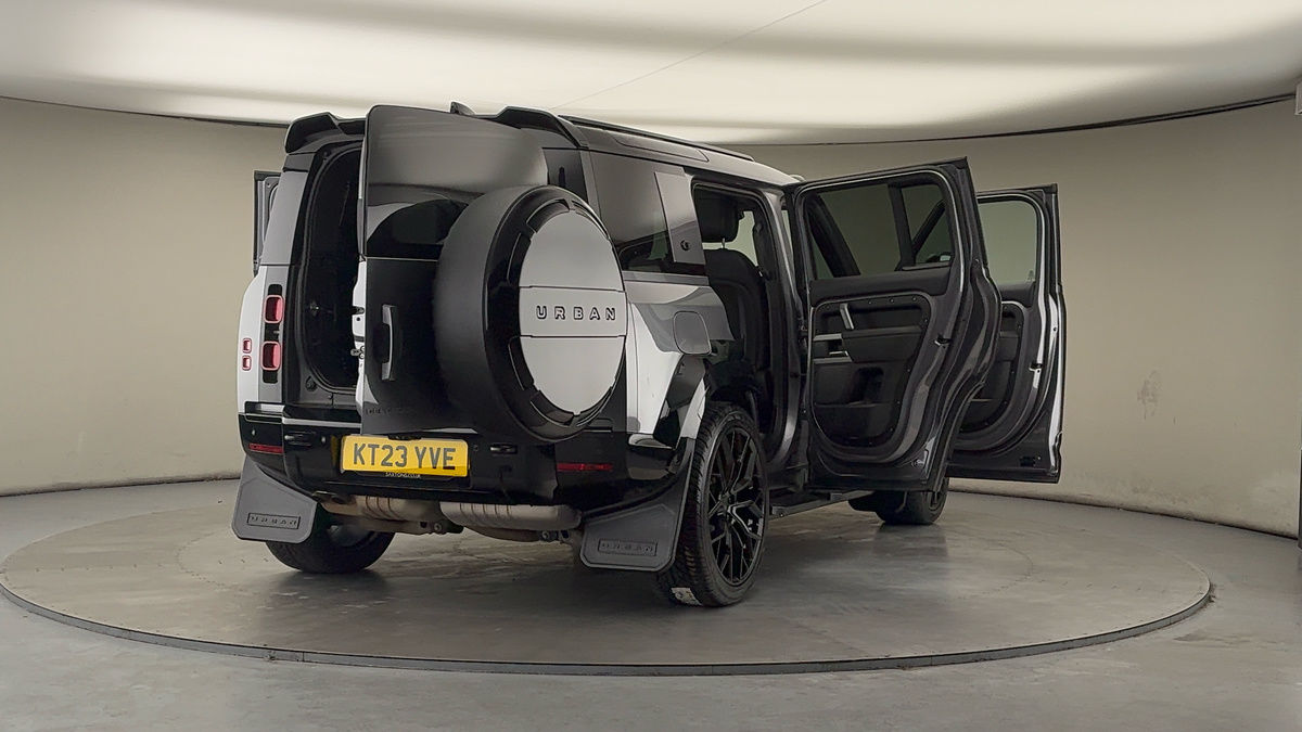 More views of Land Rover Defender 110