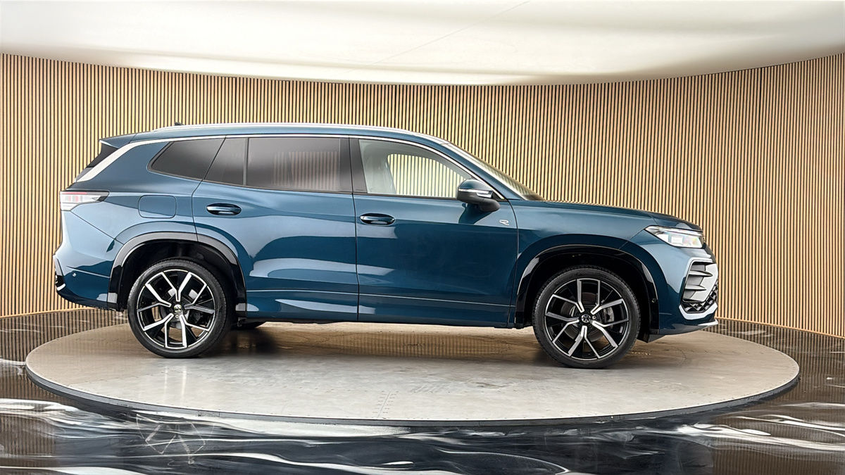 More views of Volkswagen Tayron