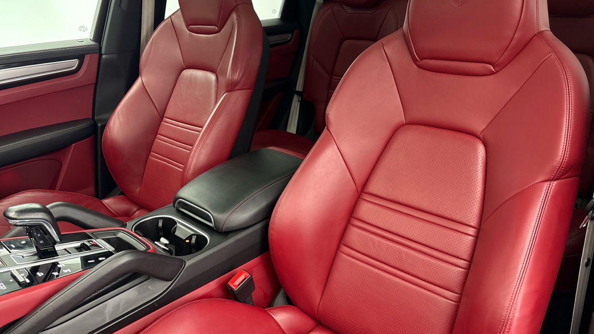 Porsche Cayenne Image 7