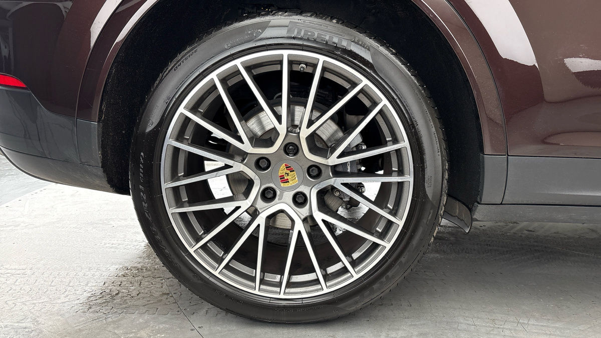Porsche Cayenne Image 10