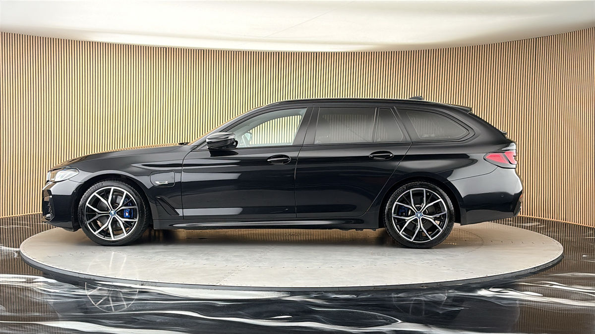 BMW 5 Series Image 15