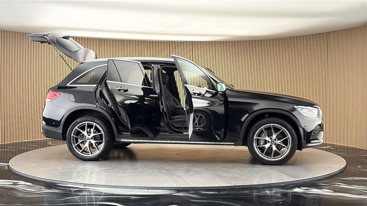 More views of Mercedes-Benz GLC
