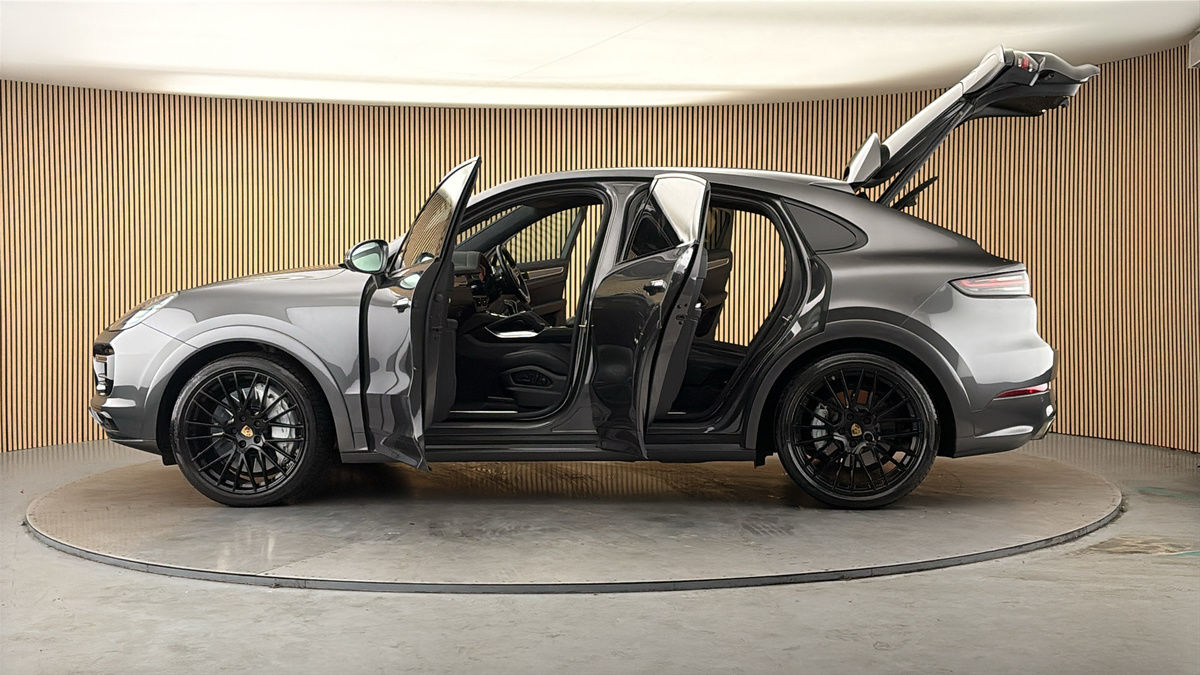 More views of Porsche Cayenne