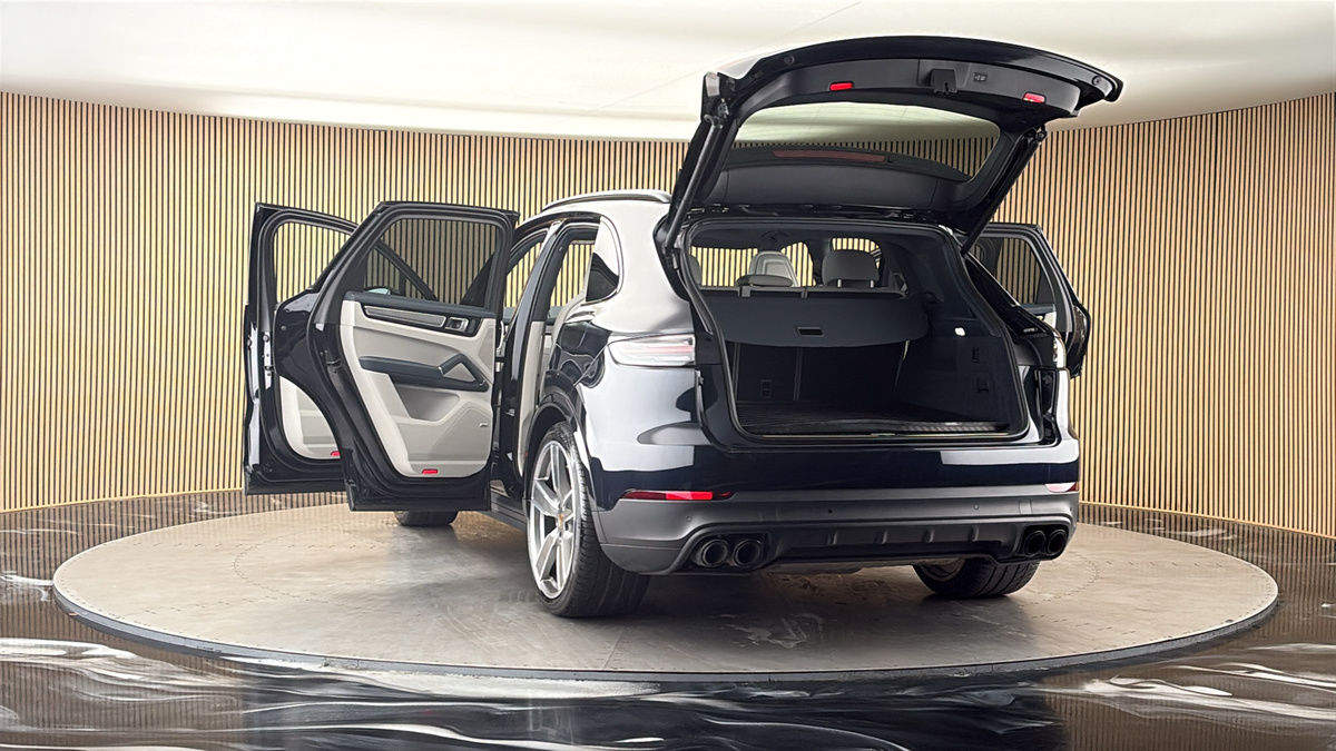 More views of Porsche Cayenne
