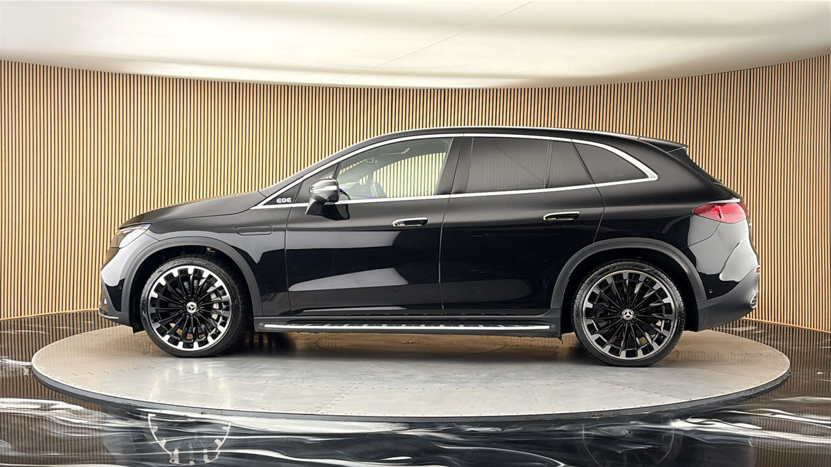 More views of Mercedes-Benz EQE