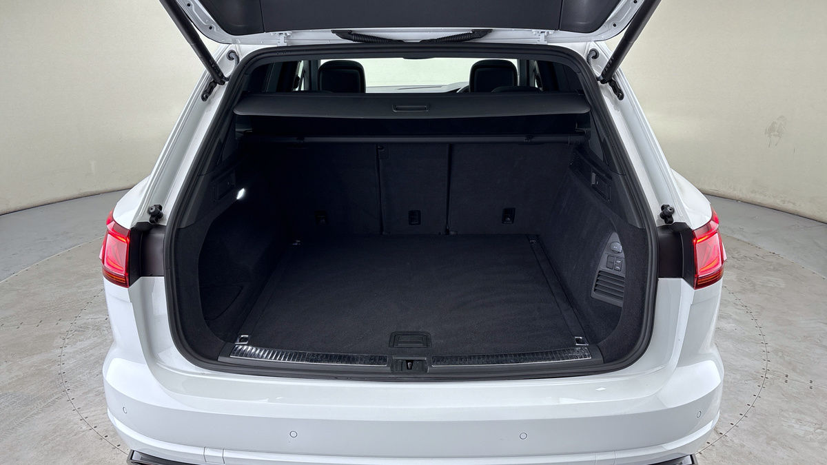Volkswagen Touareg Image 11