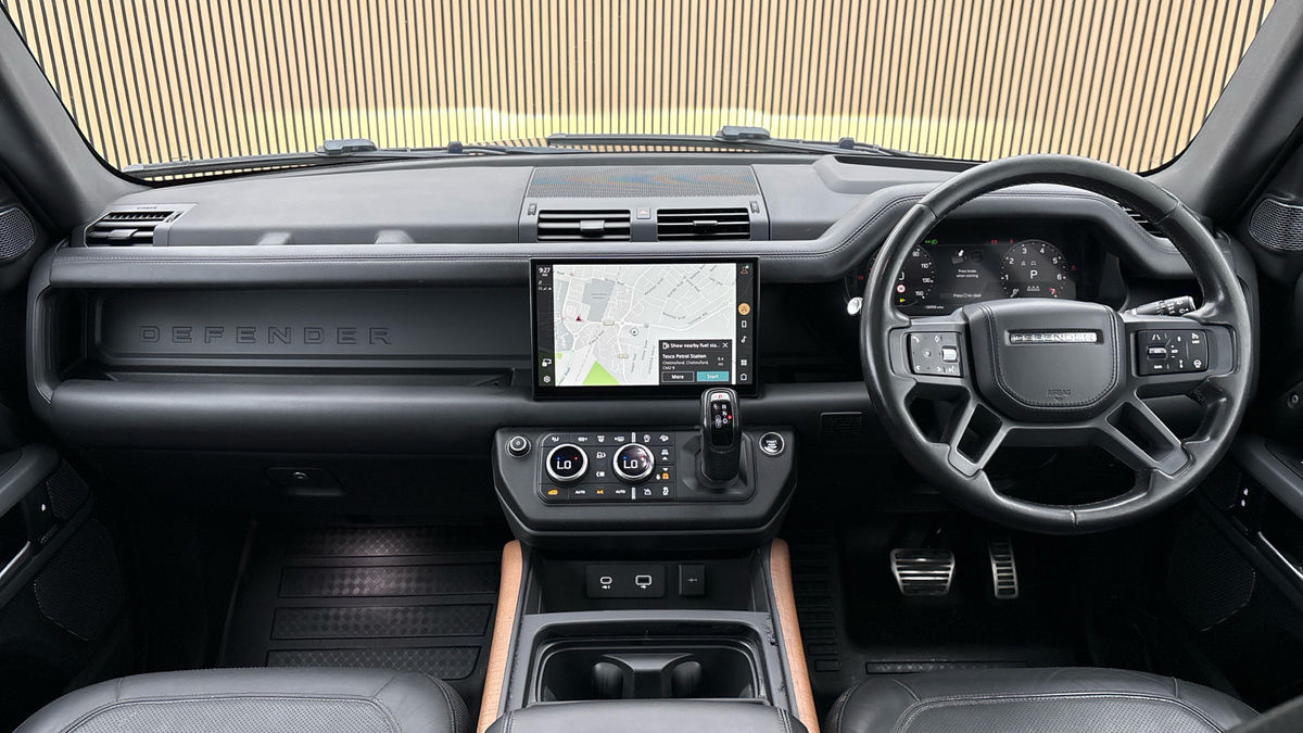 Land Rover Defender 90 Image 12