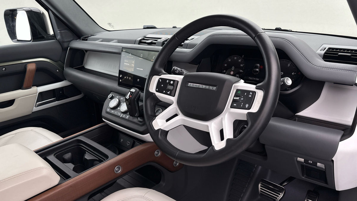 Land Rover Defender 90 Image 5