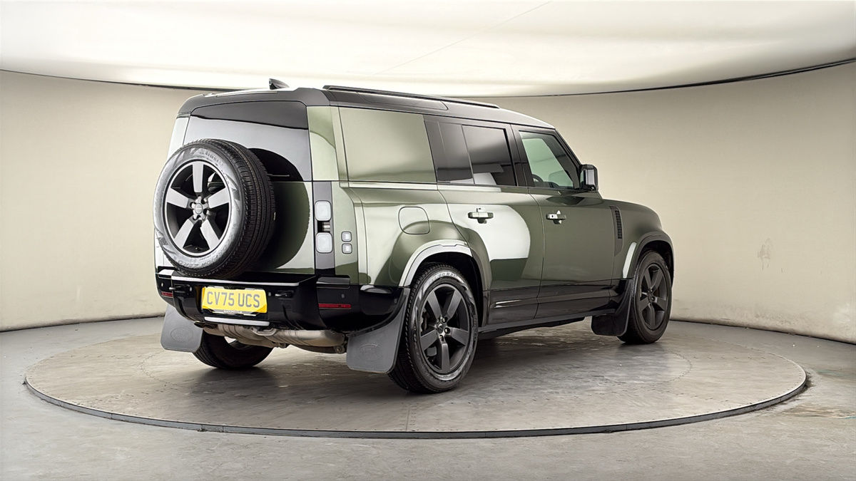 More views of Land Rover Defender 110