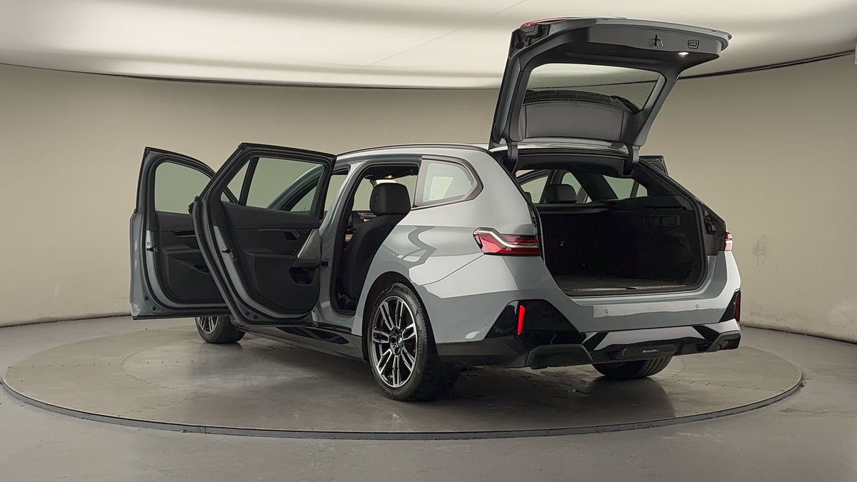 BMW 5 Series Image 23