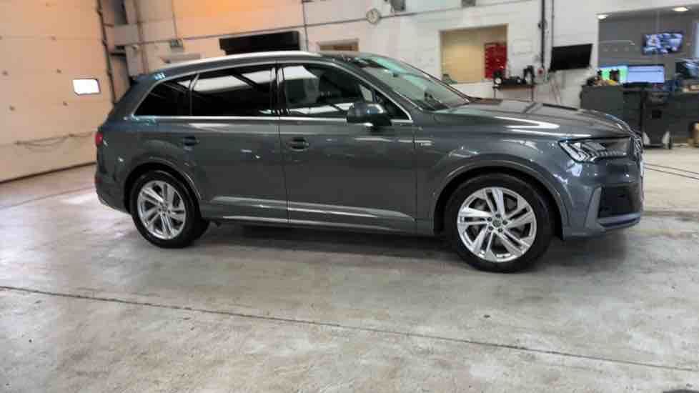 More views of Audi Q7
