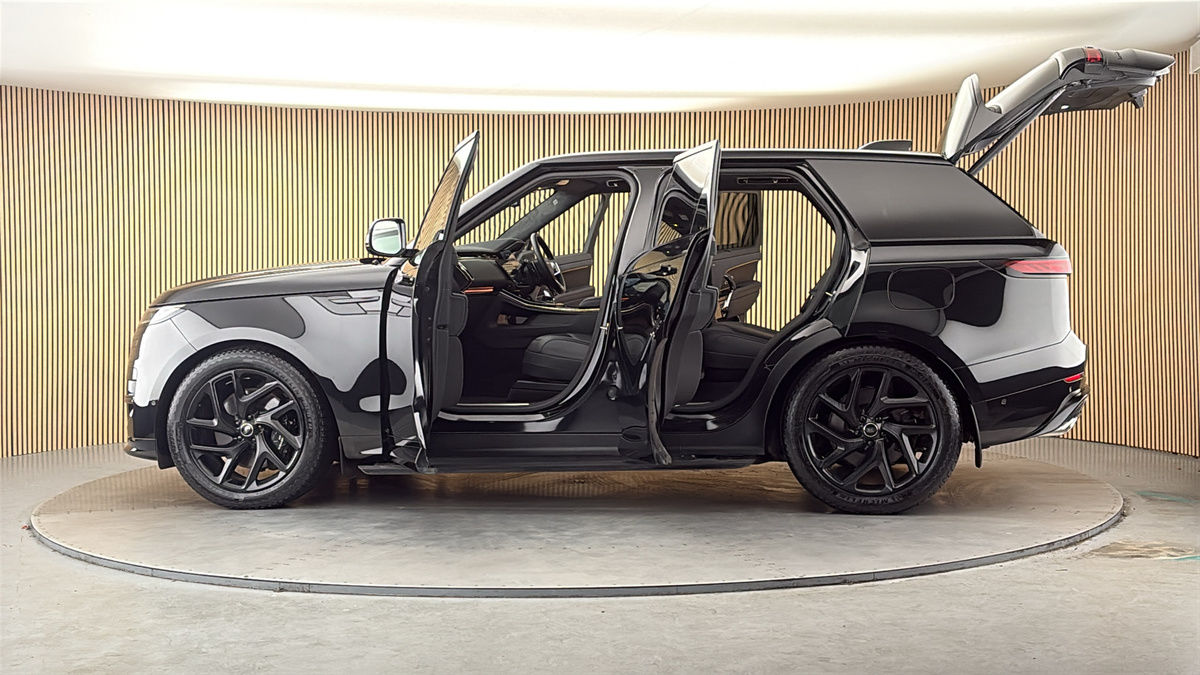 More views of Land Rover Range Rover Sport