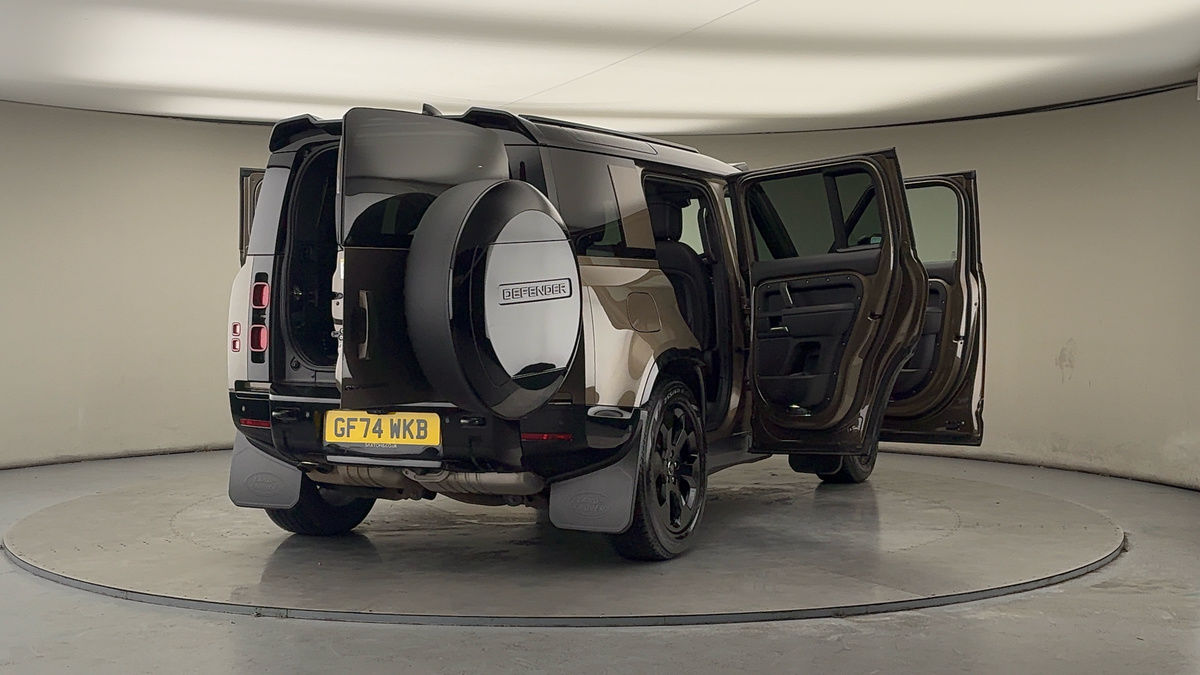 More views of Land Rover Defender 110