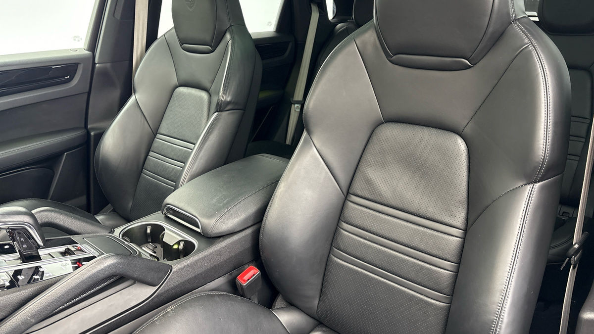 Porsche Cayenne Image 7