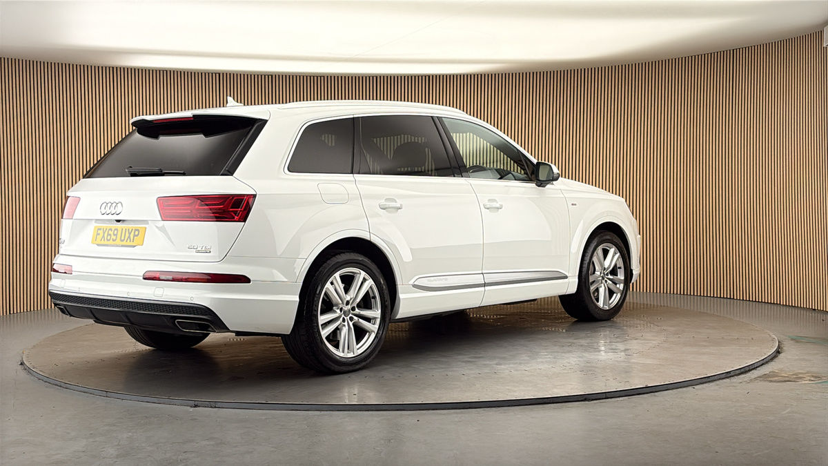 Audi Q7 Image 21