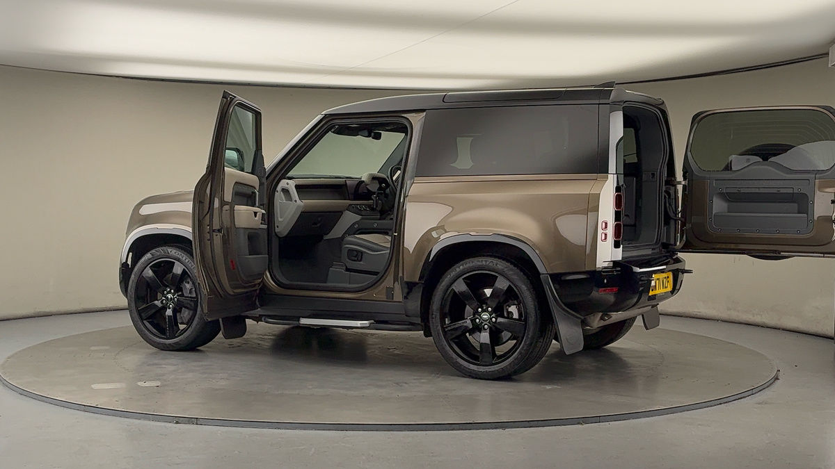 More views of Land Rover Defender 90