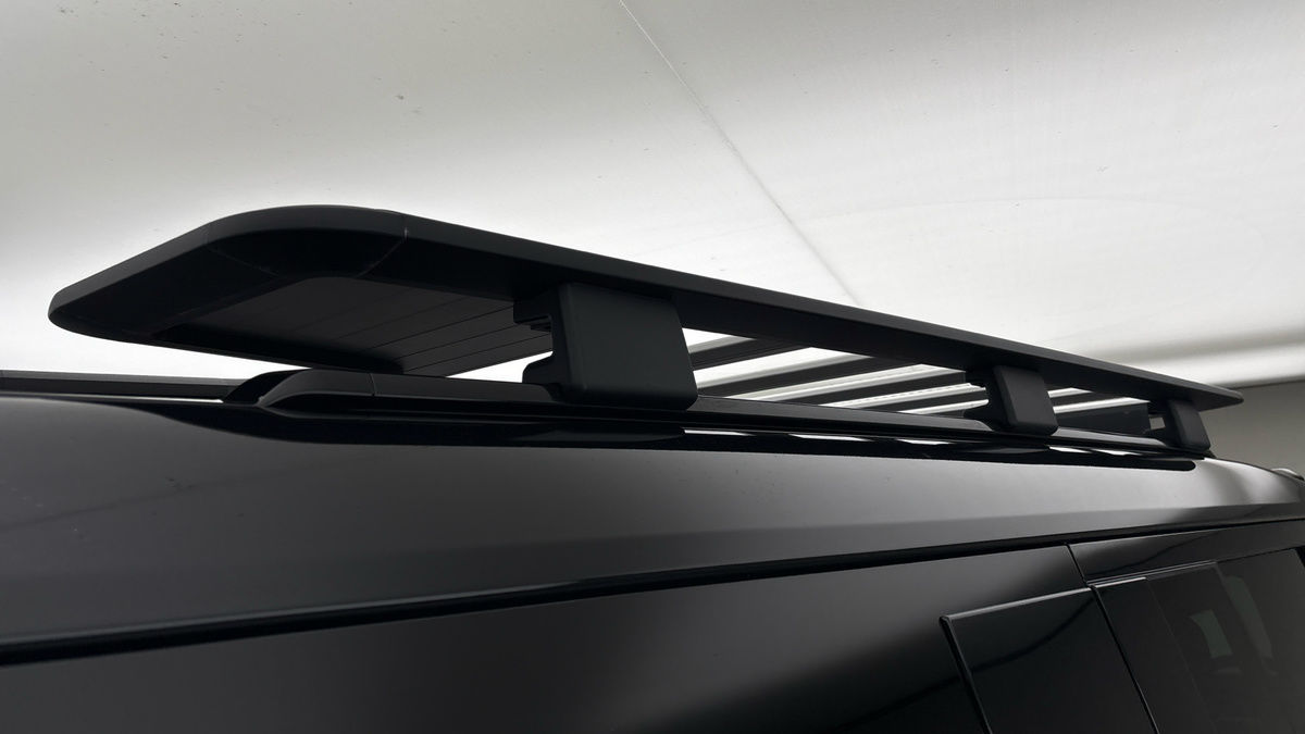 Land Rover Defender 130 Urban Image 27