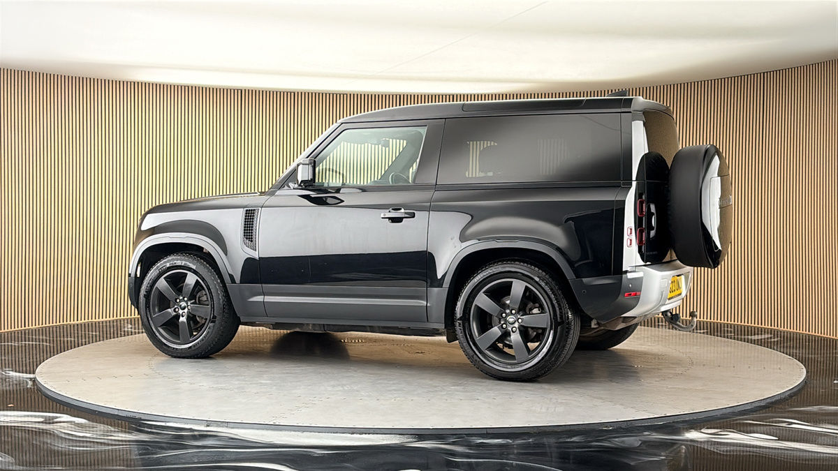 More views of Land Rover Defender 90