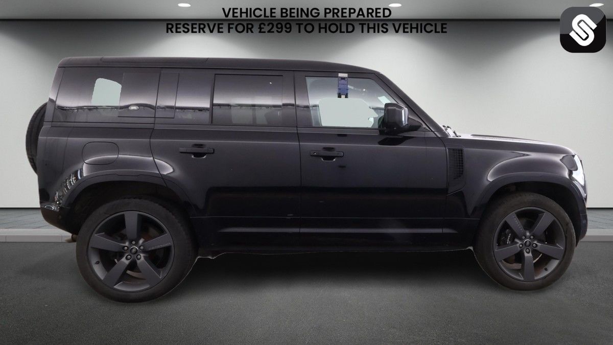 Land Rover Defender 110 Image 5