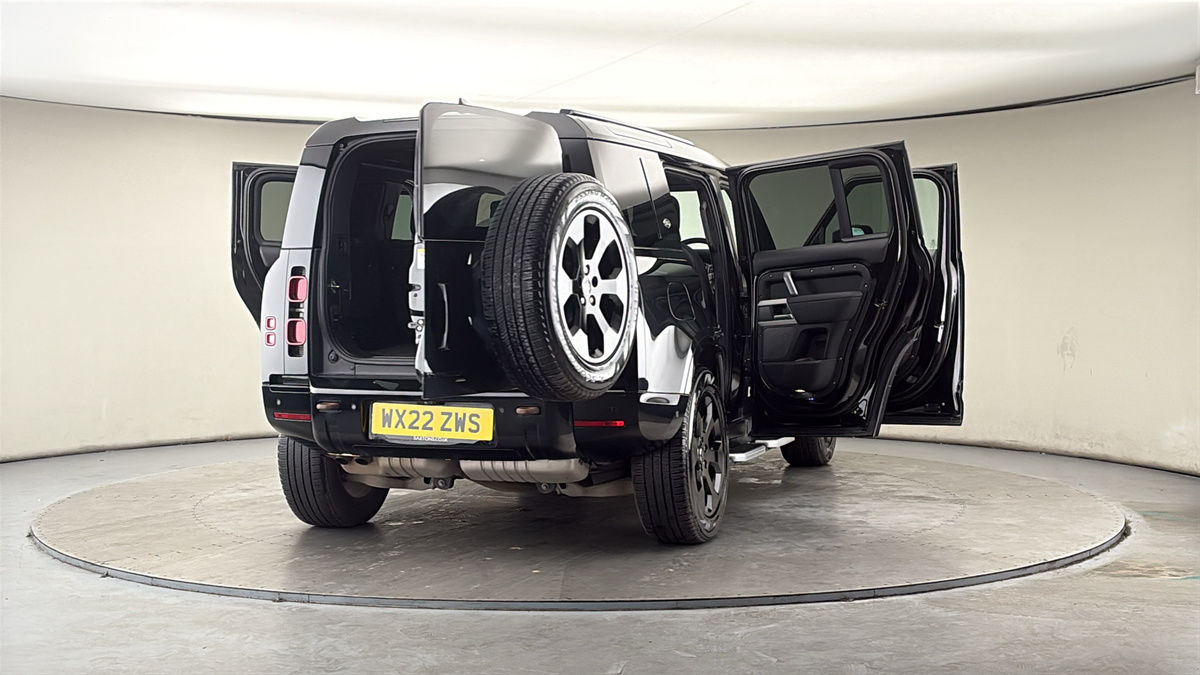 More views of Land Rover Defender 110