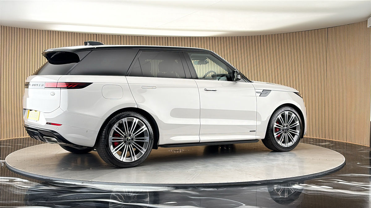 More views of Land Rover Range Rover Sport