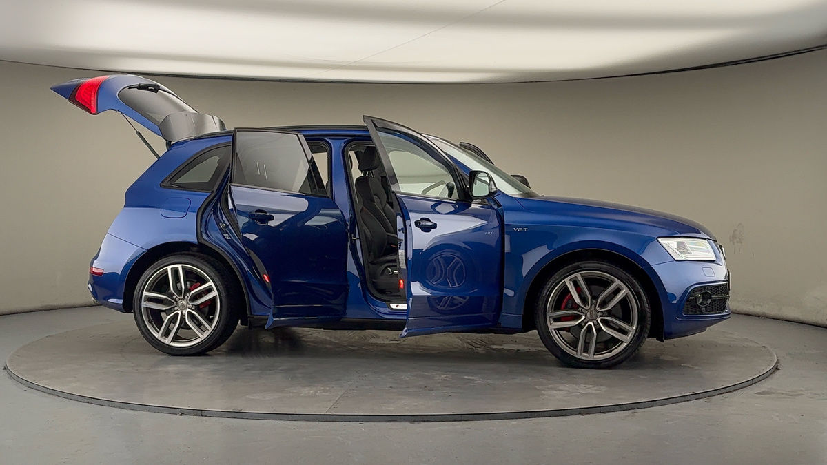 More views of Audi SQ5