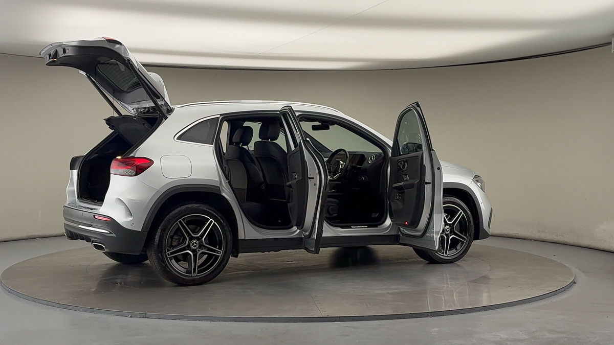 More views of Mercedes-Benz GLA