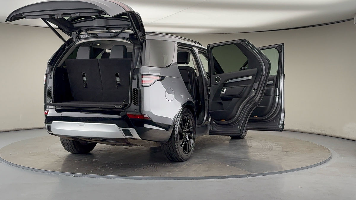More views of Land Rover Discovery