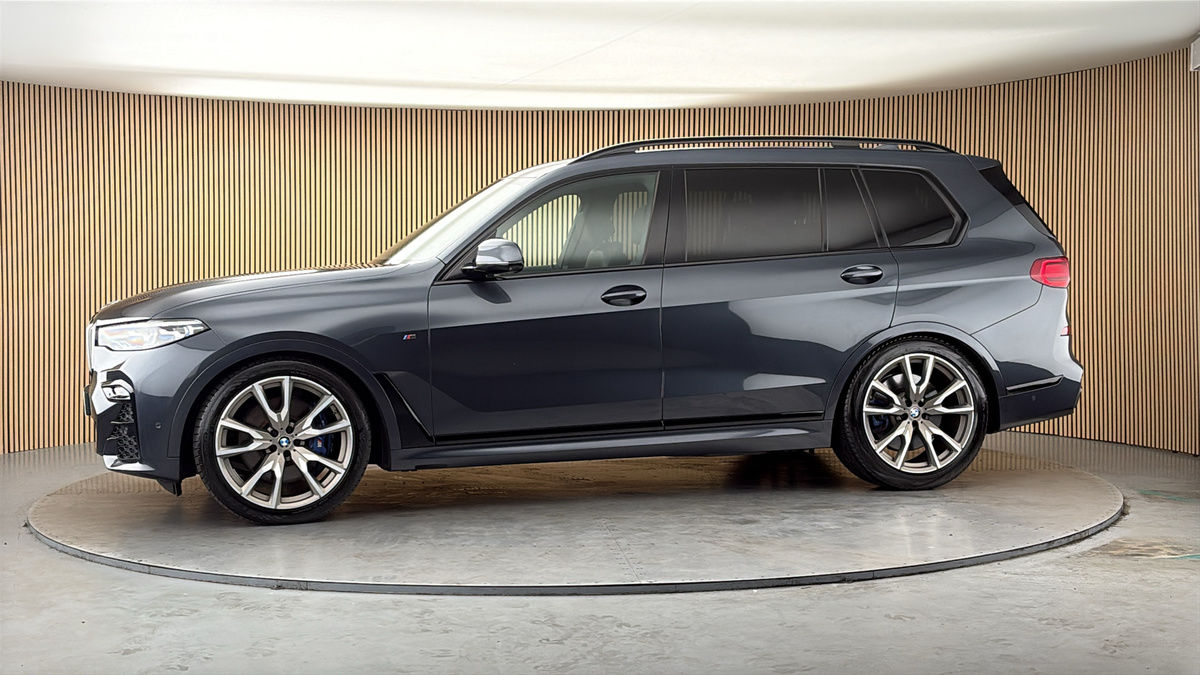 More views of BMW X7