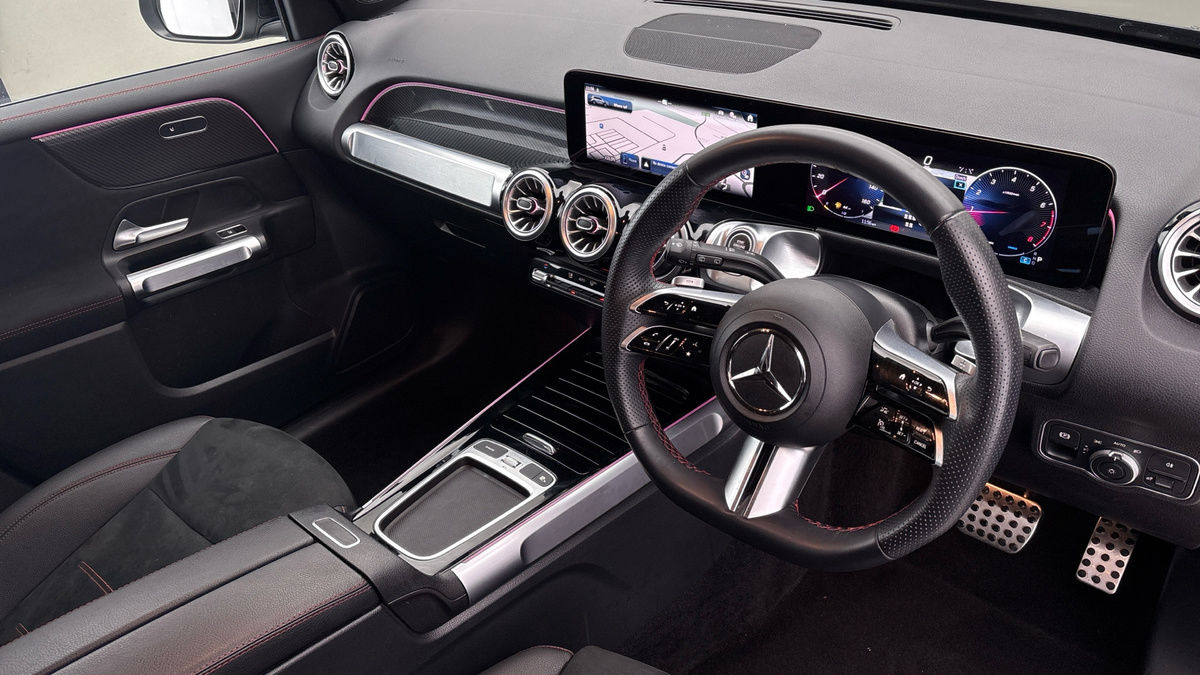 Mercedes-Benz GLB Image 5